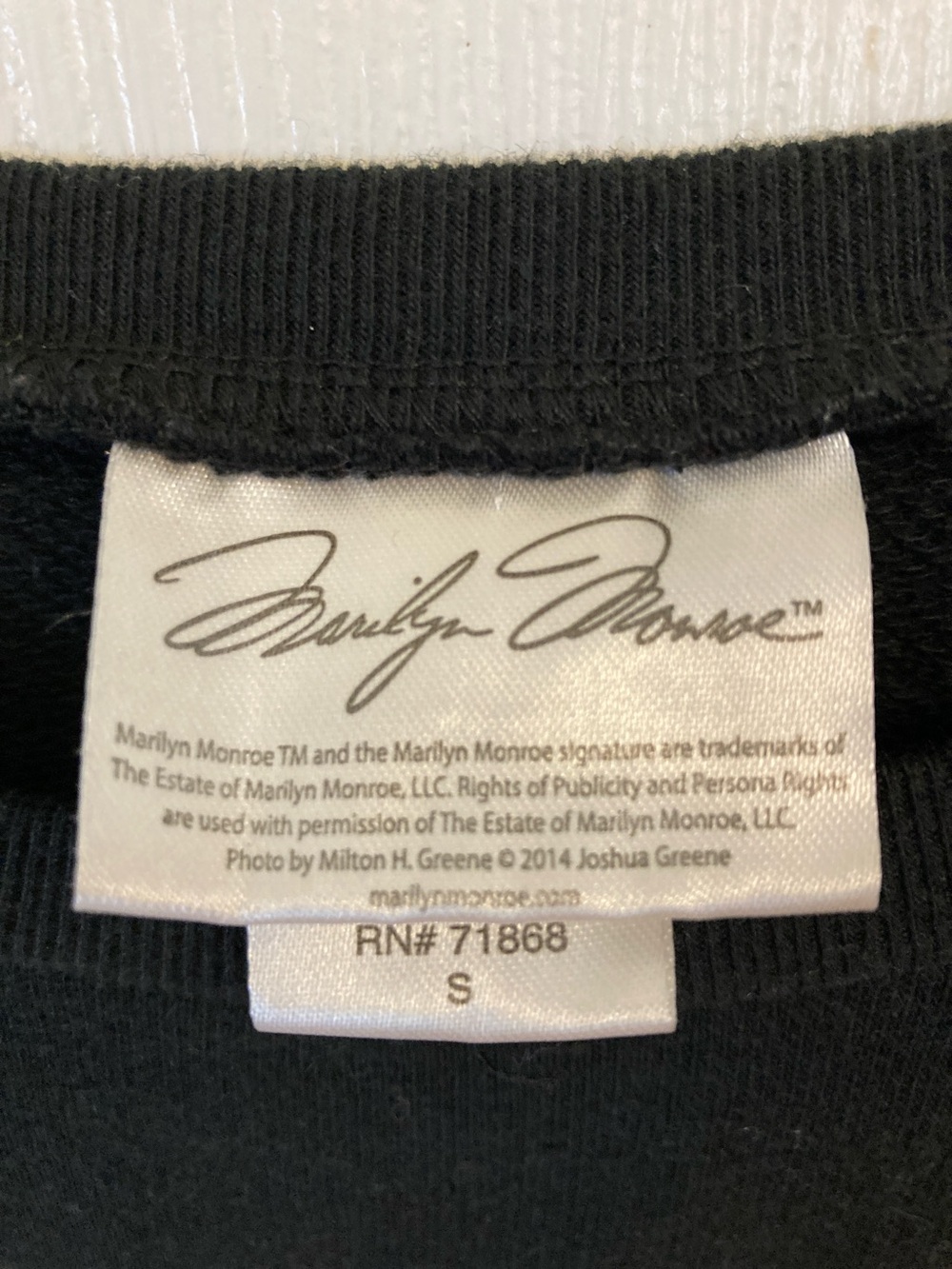 Marilyn Monroe Black Sweatshirt with Pink Graphic - Picture 2 of 8